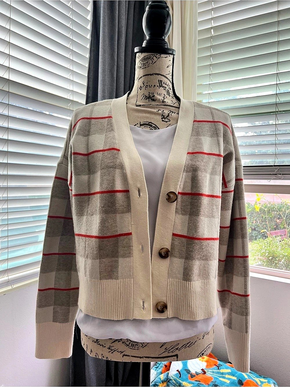 Cyrus Plaid Cardigan in Cream & Red Size Medium - Picture 3 of 8